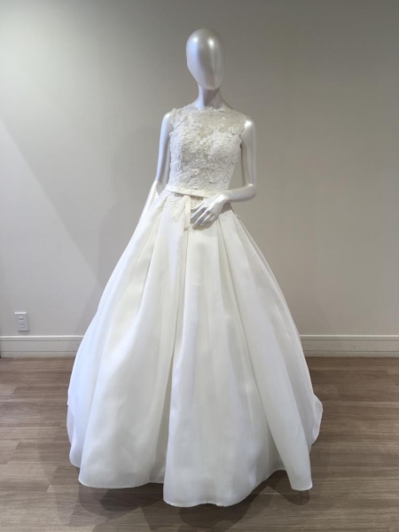 ウェディングドレス