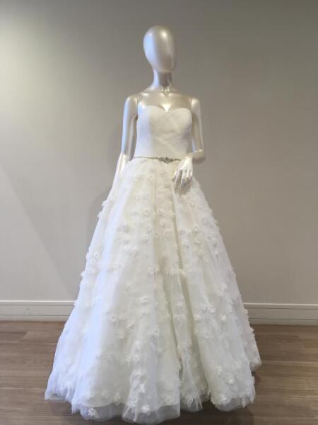 ウェディングドレス