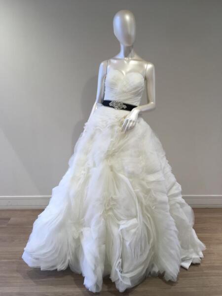 ウェディングドレス