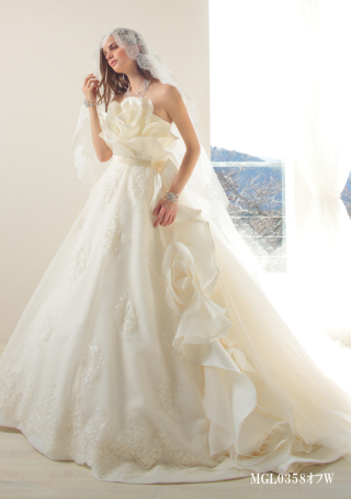 ウェディングドレス