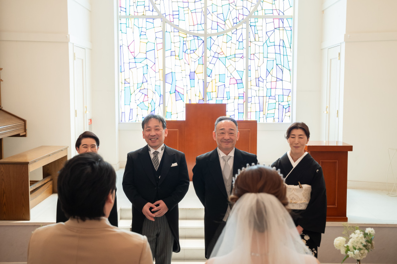 【チャペルフォト*ファーストミート付】ご家族様と一緒の撮影もOK★貸切邸宅のステンドグラス煌めく白亜のチャペル撮影プラン