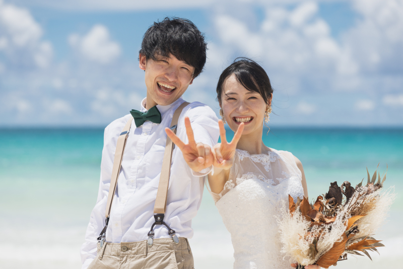 宮古島のビーチと沖縄らしい森の中で撮影した後は夕日をバックに撮影☆合計３ヶ所プラン