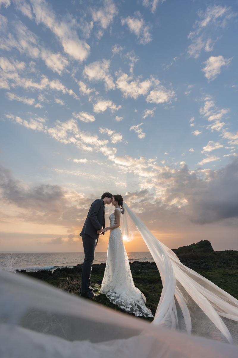 宮古島のビーチと沖縄らしい森の中で撮影した後は夕日をバックに撮影☆合計３ヶ所プラン