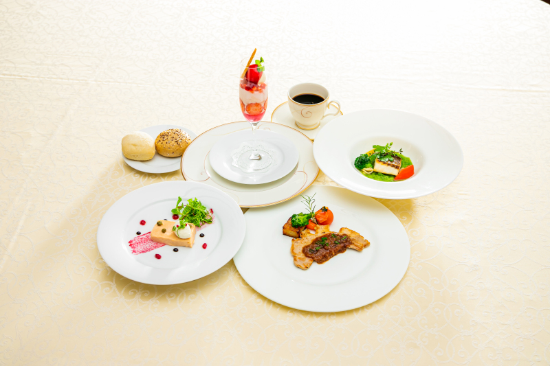 ☆食事会付きフォトウェディング☆本格的なチャペル&隠れ家風の邸宅で撮影&ご家族様食事会付プラン