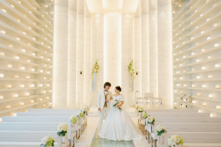 純白チャペルでの感動挙式も可能