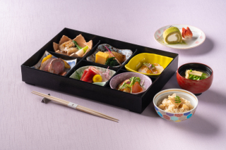 会食(松花堂弁当)