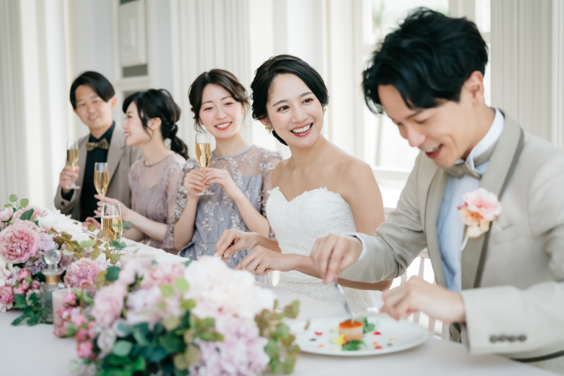 【会食付き】洋装2点・館内どこでも撮影《データ100C》150着から選べる定額制【1日1組限定貸切】選べる料理