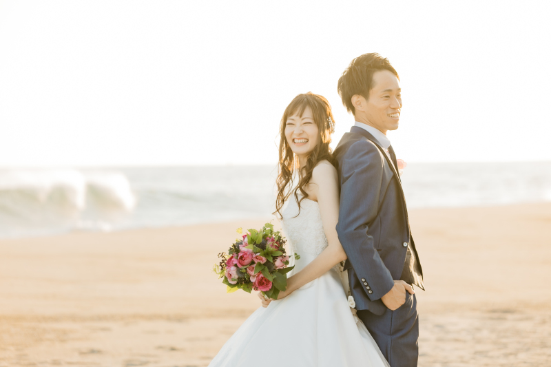 伊古部海岸で撮影ができるロケフォトプラン【ドレス差額なし】150着以上から選べるドレス