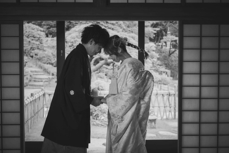 モノクロで残す、特別な一枚。