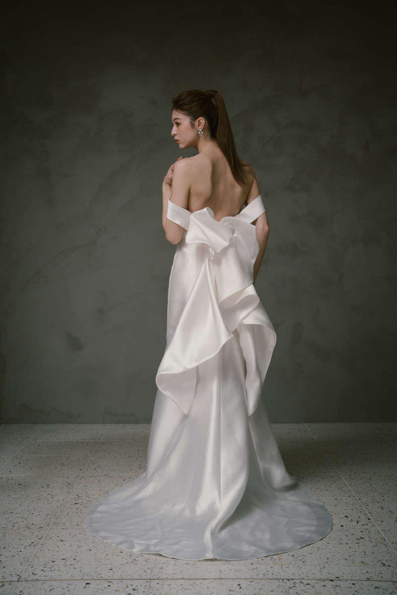 Trinity＜Off Shoulder＞