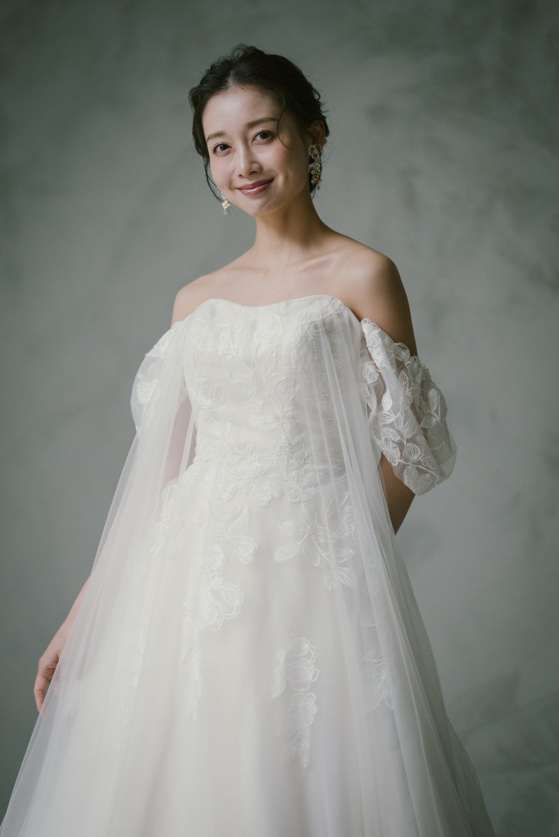 Radiance＜PuffSleevesOverskirt＞