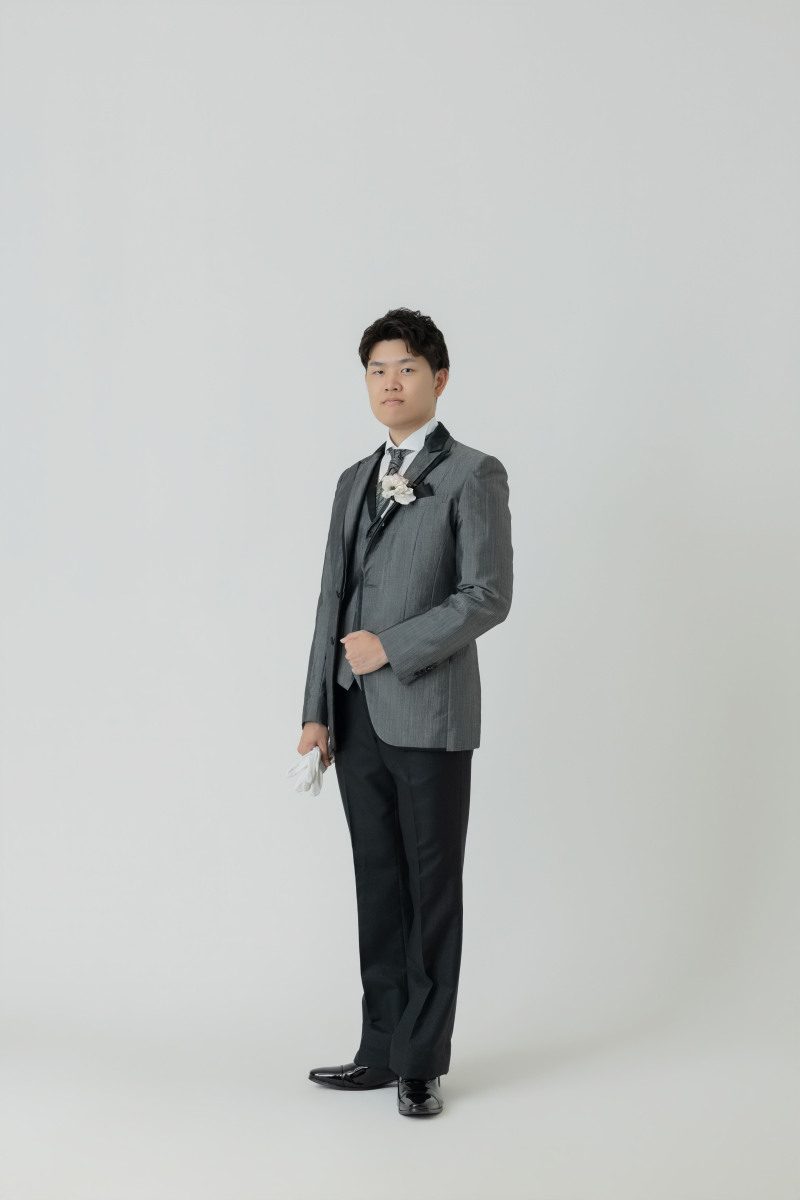 立ち姿でビシッと決める!