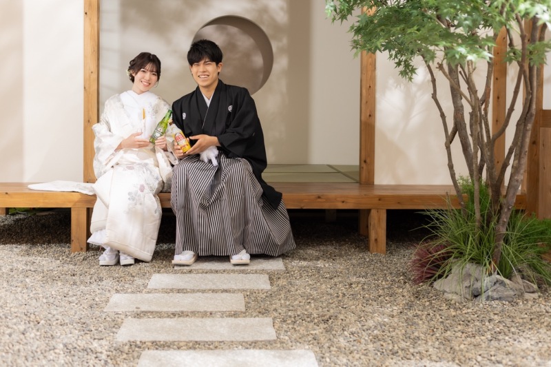 和装でもおふたりらしさをアピール!