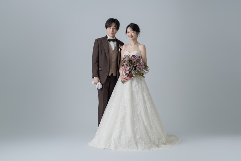 【和装+洋装スタジオ撮影13,200円】衣装+ヘアメイク+肌・スタイル修正◎婚礼写真&画像データ各2枚+台紙付き
